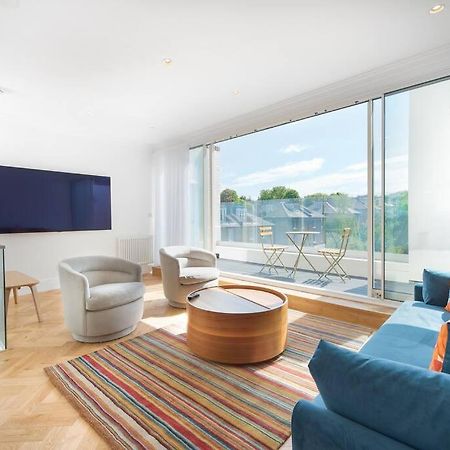Stunning Two Bed Apartment Rh8 Londra Esterno foto